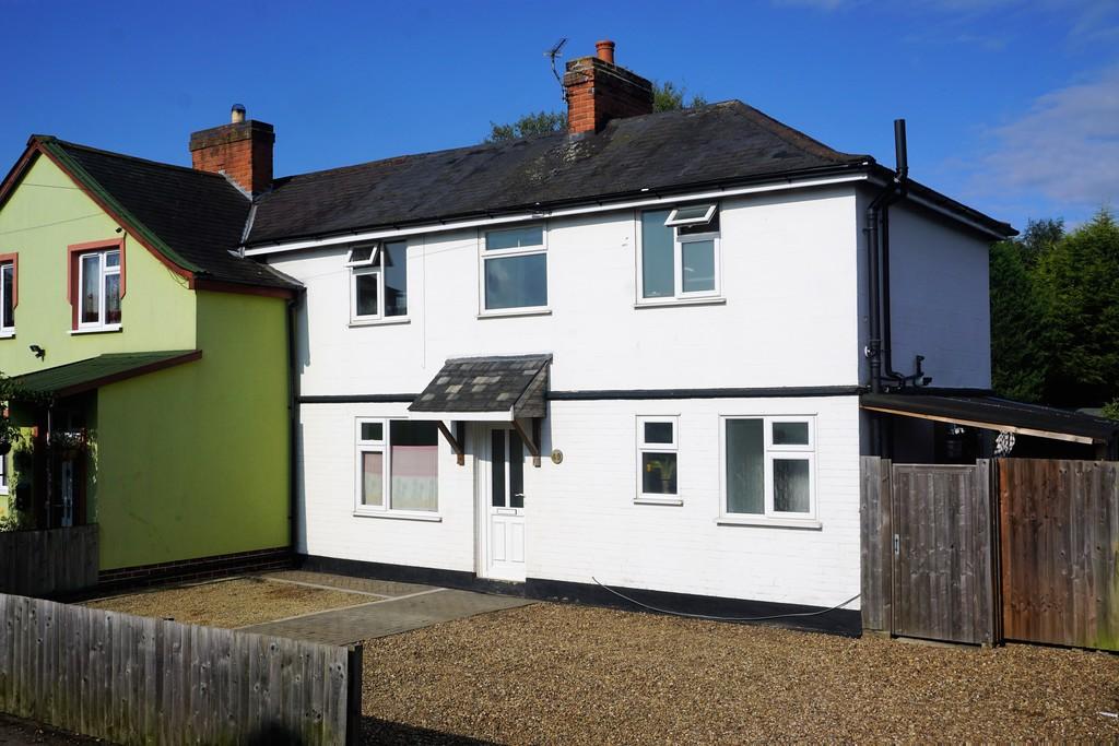 Doctors Lane, Melton Mowbray 3 bed semidetached house £900 pcm (£208 pw)