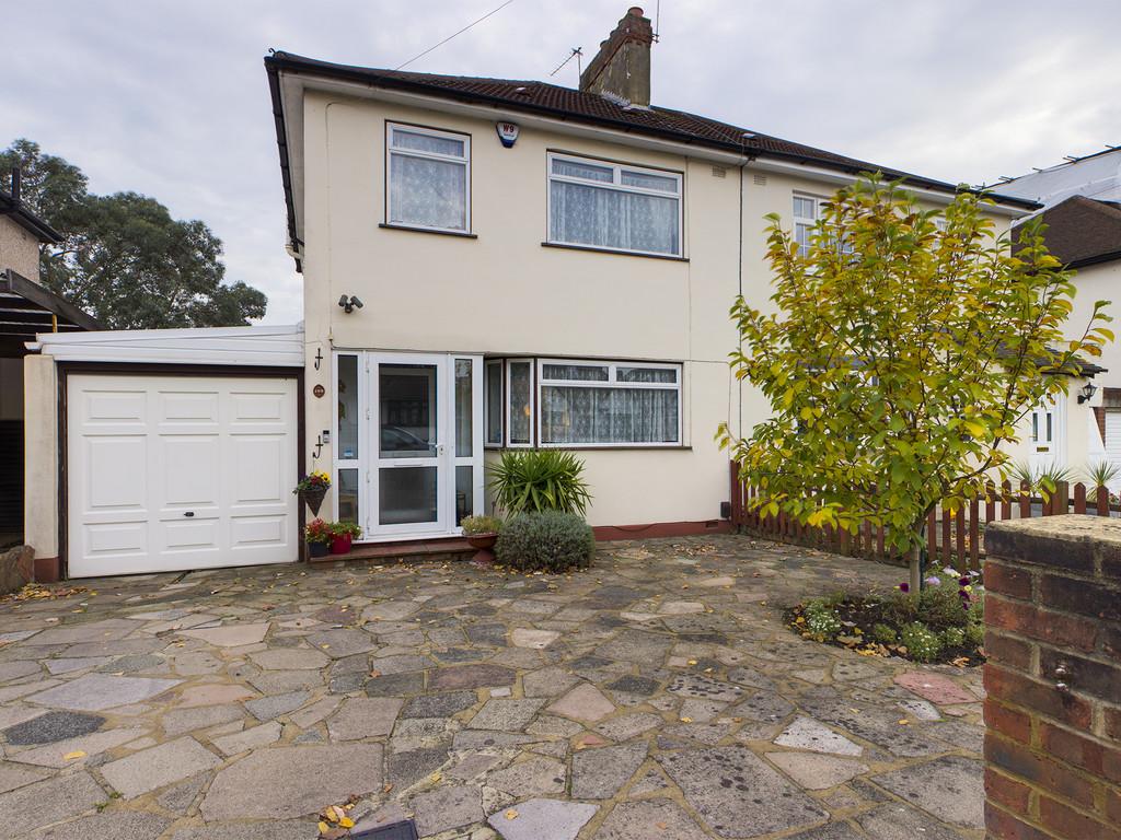 Cannon Lane, Pinner 3 bed semidetached house £625,000
