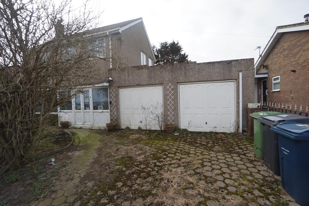 Bamburgh Avenue, South Shields 3 bed detached house £120,000