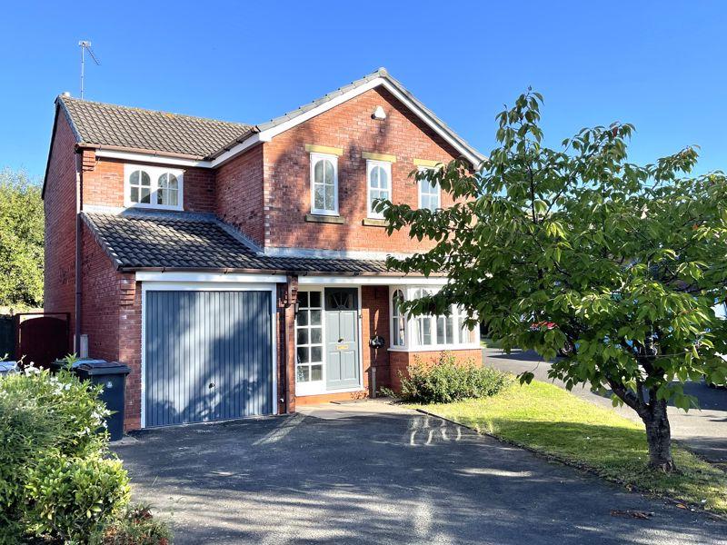 Eclipse Road, Alcester 4 bed detached house £400,000
