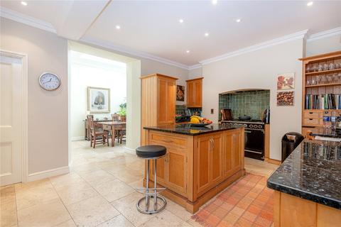 24 Connaught Square, London, W2 2HL