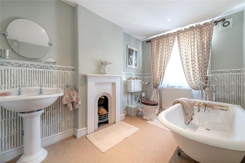 24 Connaught Square, London, W2 2HL