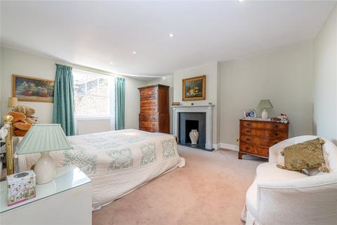 24 Connaught Square, London, W2 2HL