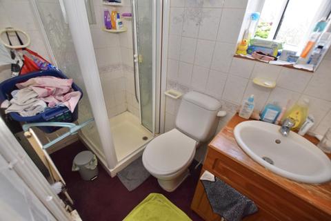 33 Moremead Road, London, SE6 3LR