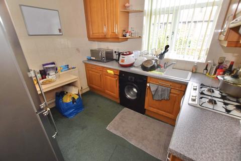 33 Moremead Road, London, SE6 3LR