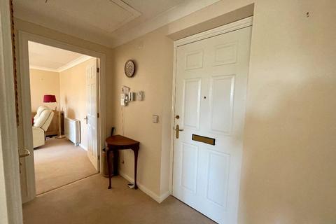 1 bedroom retirement property for sale, 545 Limpsfield Road, Warlingham, Surrey, CR6 9DX