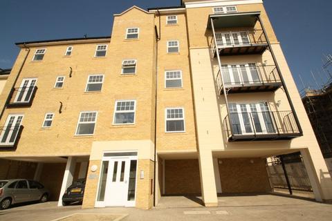 2 bedroom apartment to rent, Renwick Drive, Bromley