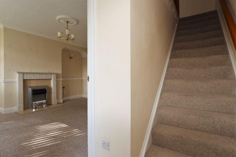 Hillcrest Drive, Bath 3 bed terraced house £1,250 pcm (£288 pw)