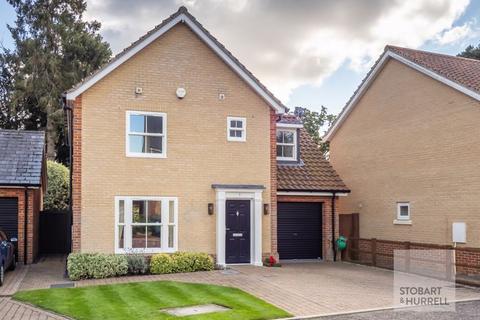 4 bedroom detached house for sale - Petersfield Drive, Norwich NR12