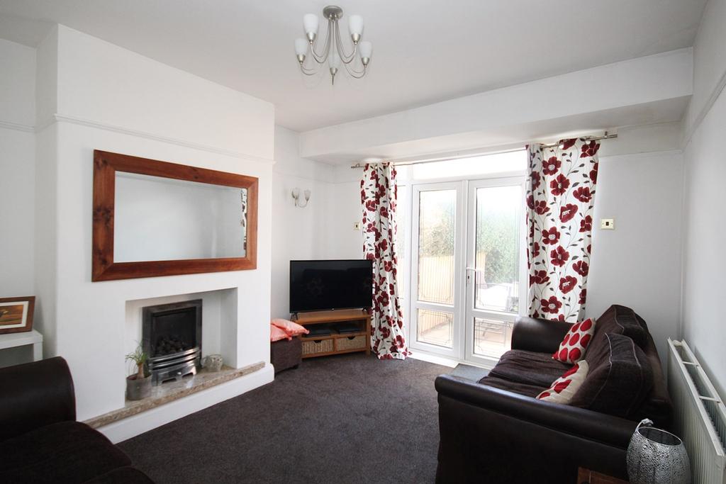 The Dale, Great Sankey, Warrington, WA5 3 bed semidetached house £