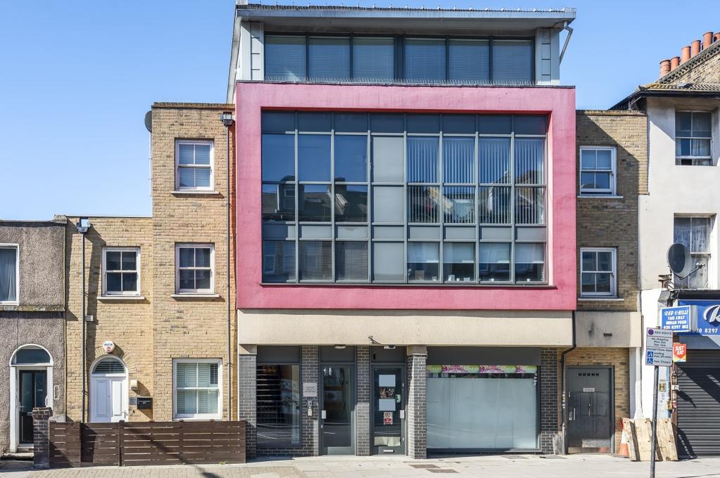 Lee High Road Lewisham SE13 1 bed flat £1,295 pcm (£299 pw)
