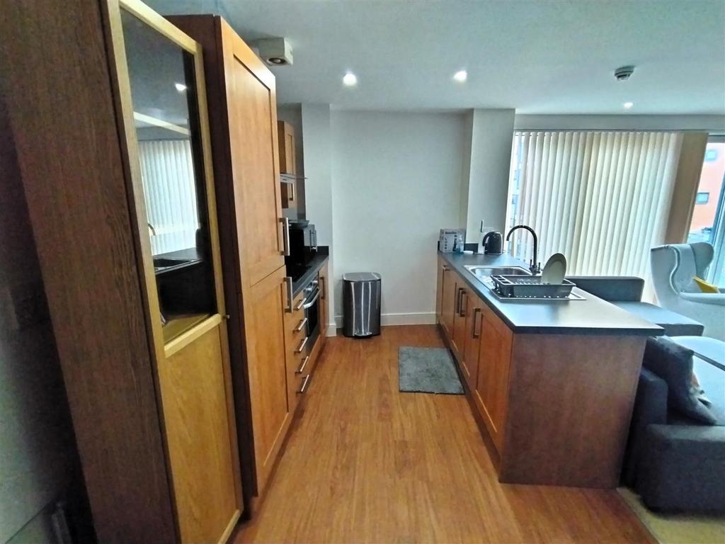 Kitchen 1.jpg