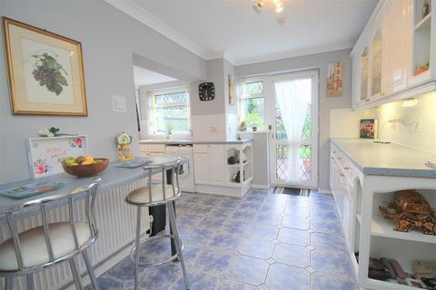 3 Blenheim Close, Barry, CF62 8AN