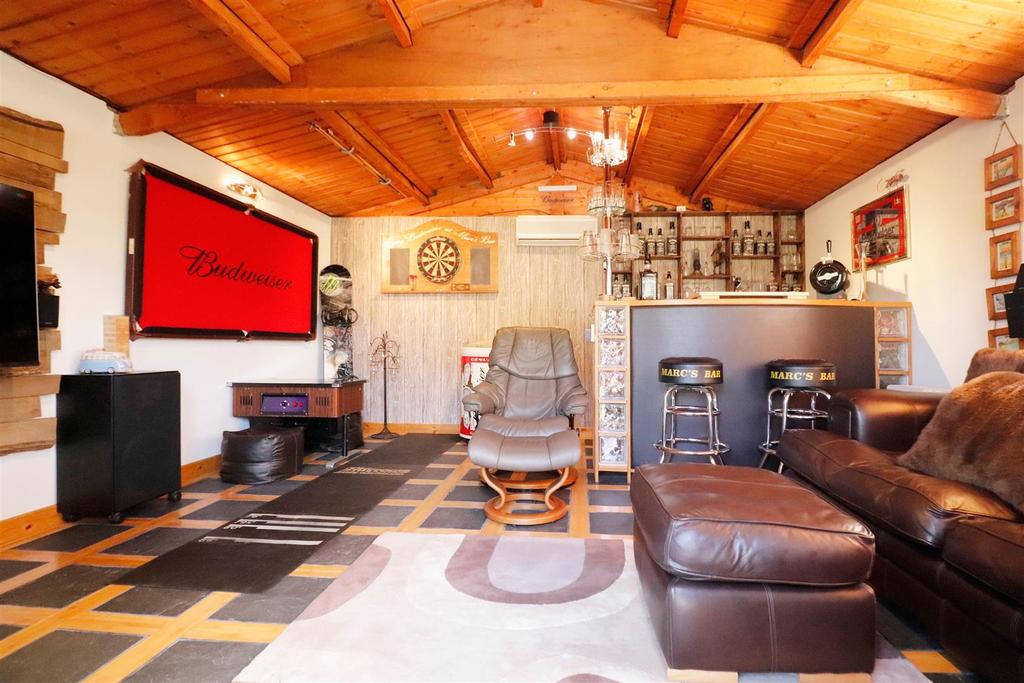 Log cabin