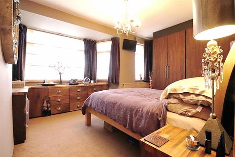 86 Beechcroft Avenue, Bexleyheath, DA7 6QS