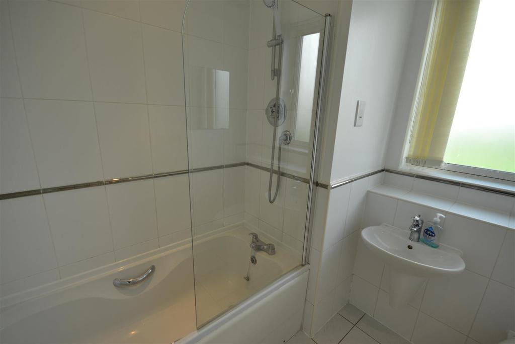 2,33 watkin rd 016.JPG