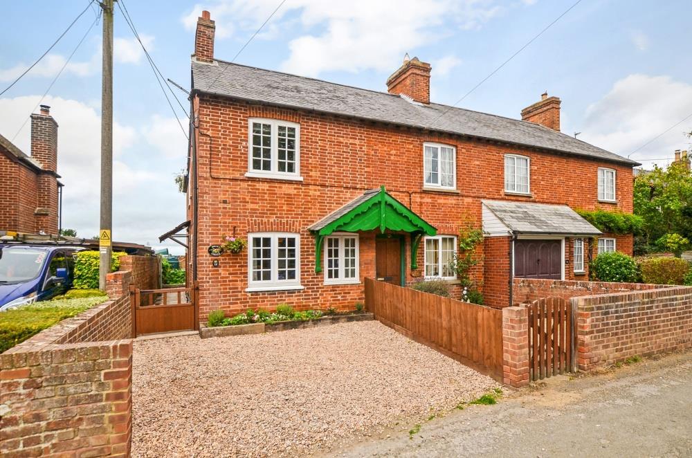 Main Street, Merton, Bicester 3 bed cottage £325,000