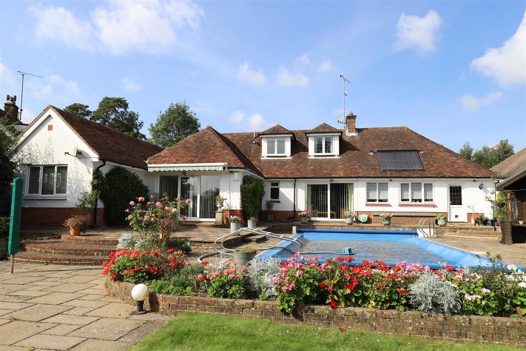Caring Lane, Bearsted, Maidstone 3 bed bungalow £1,000,000