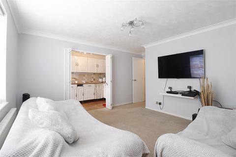60 Parish Gate Drive, Sidcup, DA15 8TH