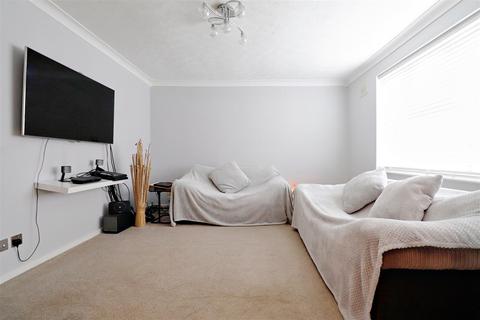 60 Parish Gate Drive, Sidcup, DA15 8TH