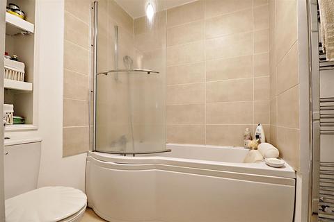 60 Parish Gate Drive, Sidcup, DA15 8TH