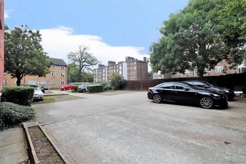60 Parish Gate Drive, Sidcup, DA15 8TH