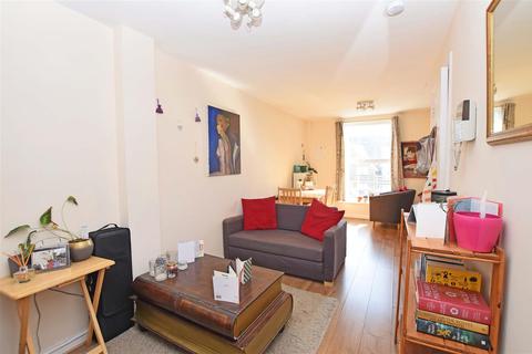 1 bedroom flat to rent - Thames Street, Hampton