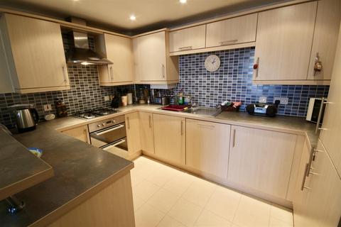 17 Brunel Crescent, Swindon, SN2 1FD