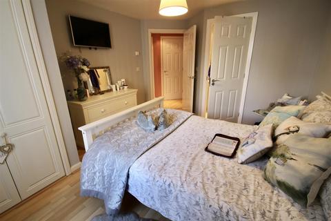 17 Brunel Crescent, Swindon, SN2 1FD