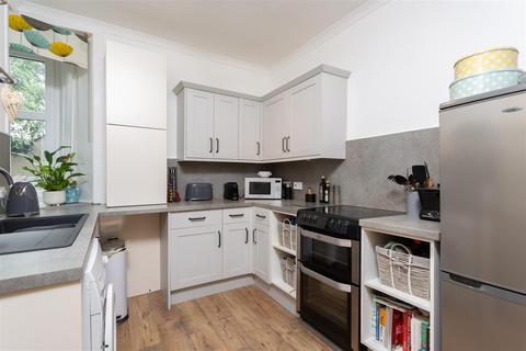 8c Barossa Place, Perth, PH1 5HG