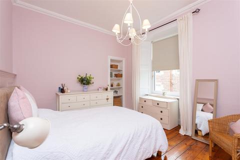 8c Barossa Place, Perth, PH1 5HG