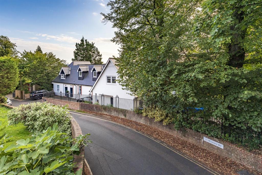 3, 25 Westview Road Low Res - 0042 - JHG8070 -.jpg
