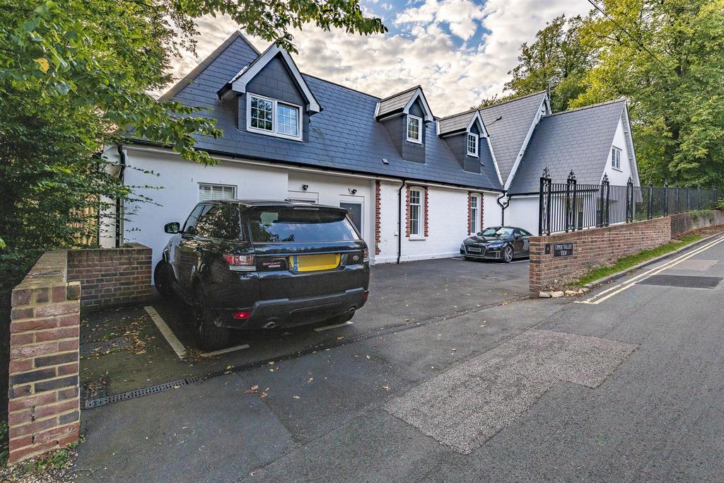 3, 25 Westview Road Low Res - 0038 - JHG8052 -.jpg