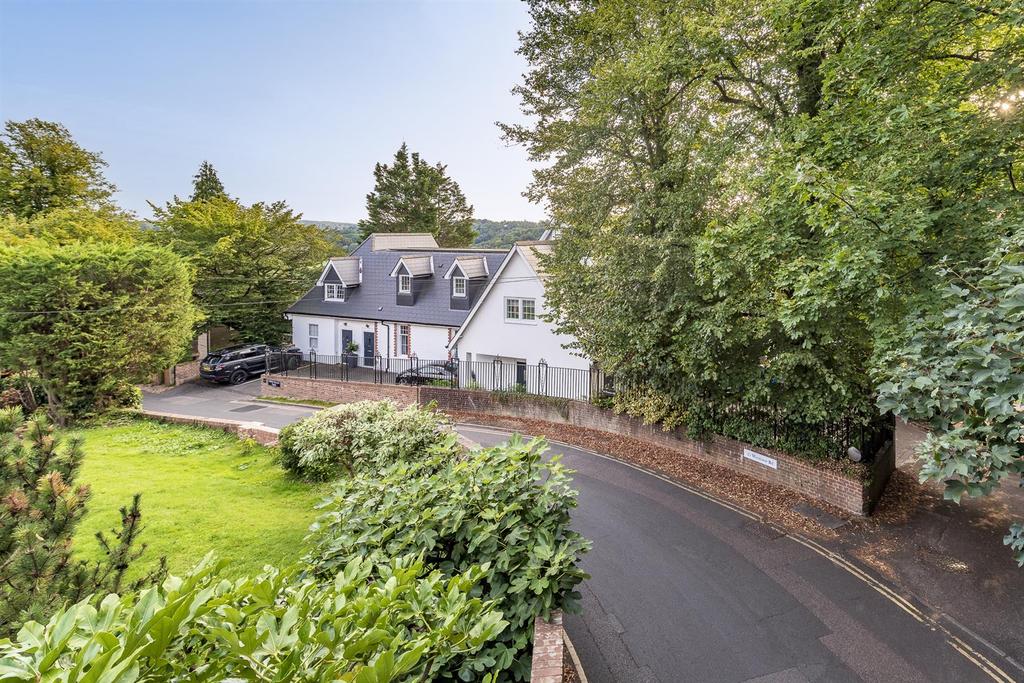 3, 25 Westview Road Low Res - 0043 - JHG8071 -.jpg