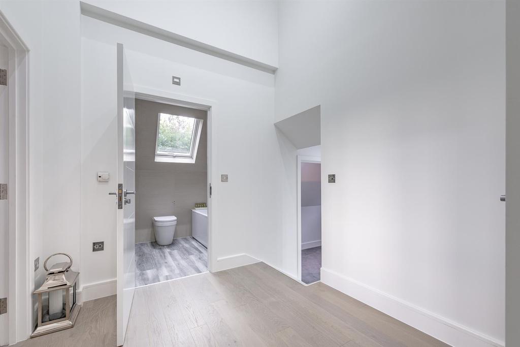 3, 25 Westview Road Low Res - 0011 - IMM6499 -.jpg
