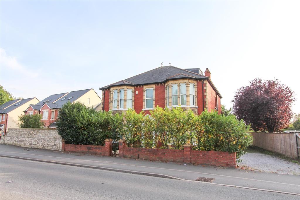 Bath Road, Keynsham, Bristol 5 bed detached house £750,000