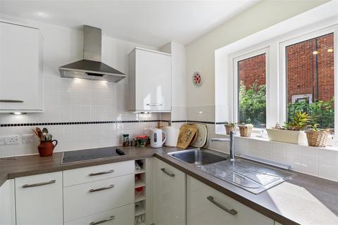 2 bedroom apartment for sale - Wolsey Place, London Road, Hailsham, East Sussex