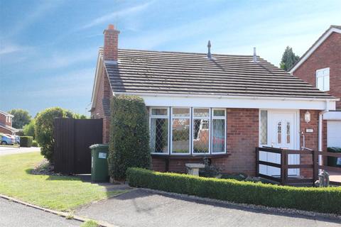 16 Cheviot, Wilnecote, Tamworth, B77 4JR