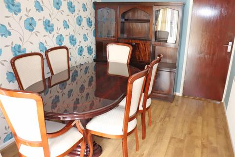 16 Cheviot, Wilnecote, Tamworth, B77 4JR
