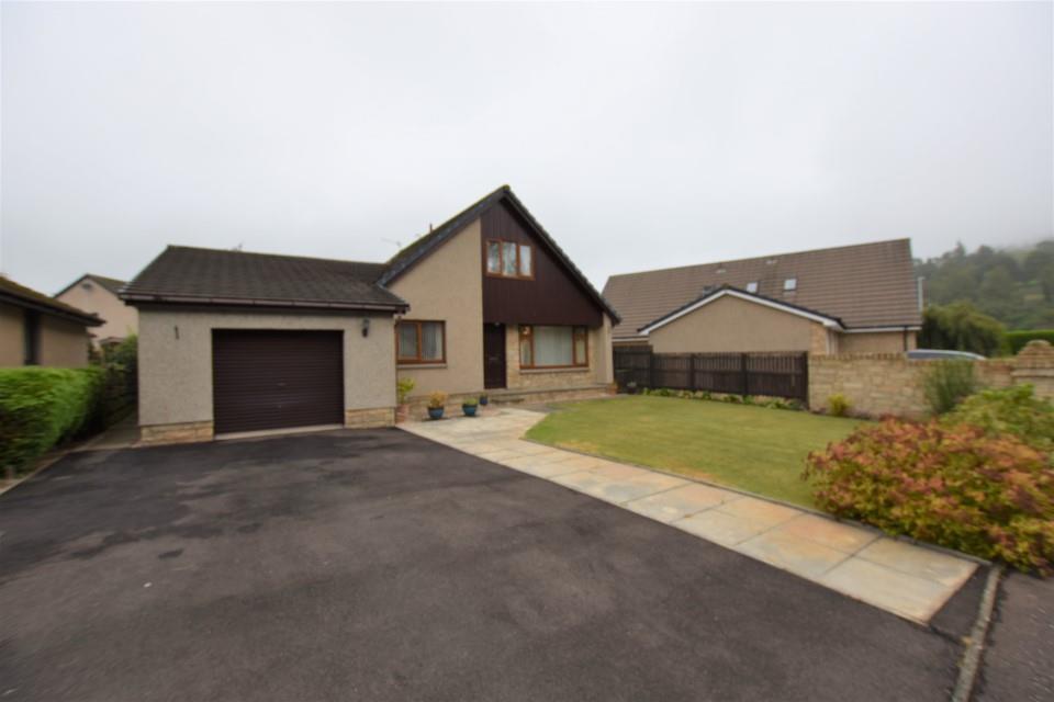 Turretbank Drive, Crieff 4 bed detached house £280,000