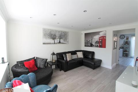 3 bedroom end of terrace house for sale - Campion Road, Hatfield