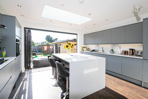 20 Orchard Drive, Theydon Bois, Epping, CM16 7DJ