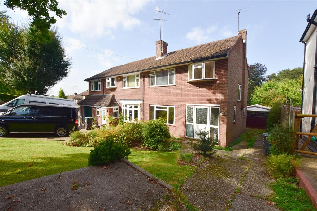 Kindersley Way, ABBOTS LANGLEY 3 bed semidetached house £500,000