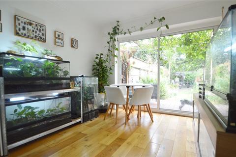 37 Bannister Close, Slough, SL3 7DP