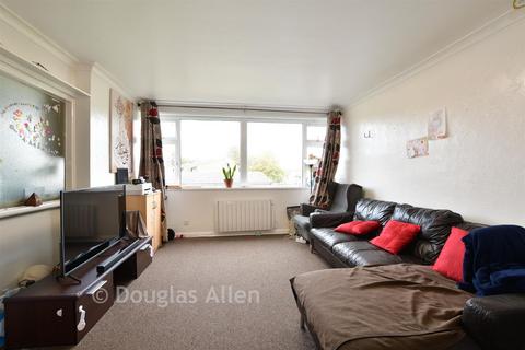 2 bedroom flat for sale, Ashurst Drive, Ilford, Essex