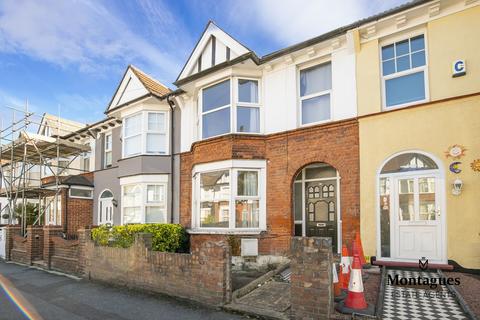 47 Waverley Road, London, E18 1HU