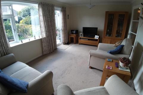 10 Cobham Close, Wallington, SM6 9DS