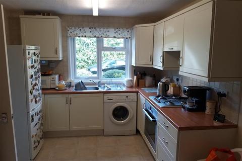 10 Cobham Close, Wallington, SM6 9DS