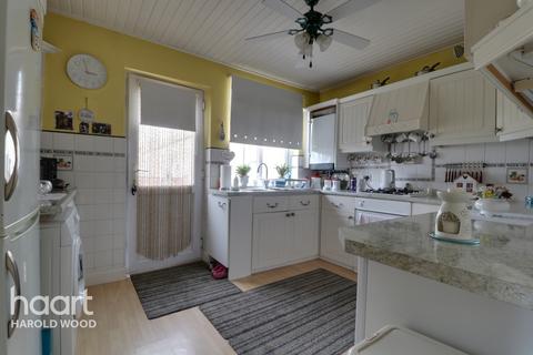 250 Straight Road, Harold Hill, Romford, RM3 8XT