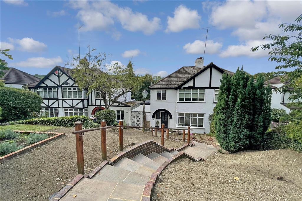 Haydn Avenue, Purley, Surrey 3 bed semidetached house £550,000